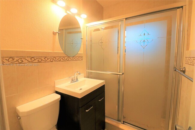 Photo - 2464 SW 22nd St Unit 05