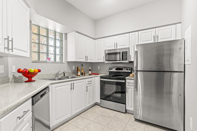 Building Photo - 1951 Brandywine Rd Unit 207 Rental