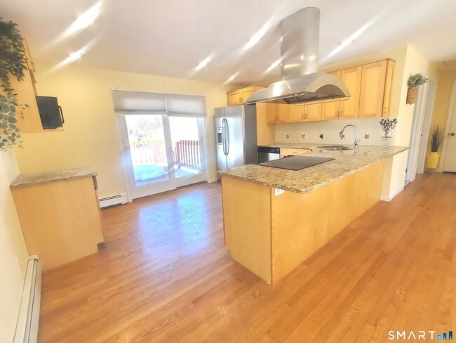 Photo - 42 County St