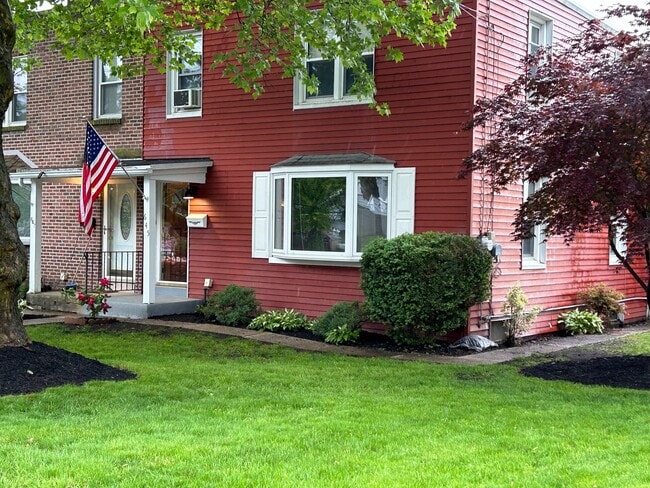 Photo - 645 Minor St