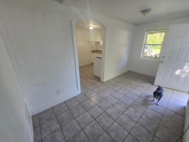 Photo - 1014 Moreland Ave SE Unidad downstairs