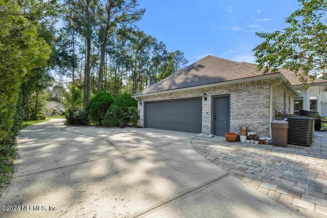 Photo - 413 River Birch Ln