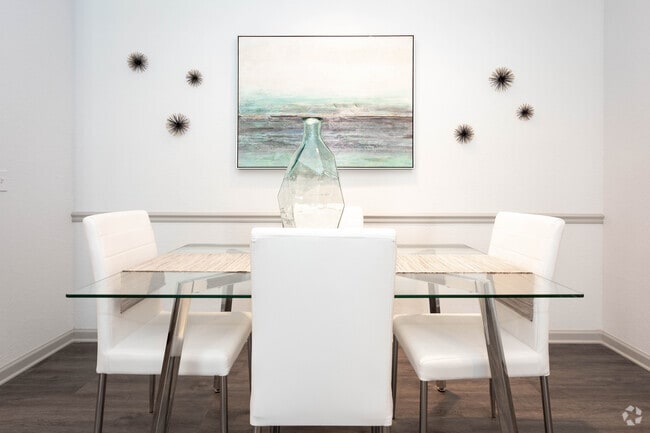 The Shoreline w/Garage 1273sqft