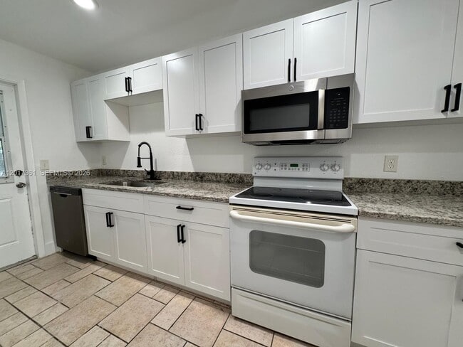 Photo - 725 Northlake Blvd Unidad 4