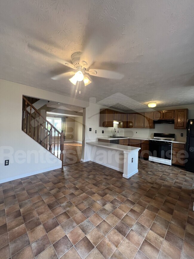 Photo - 723 Dayspring Dr