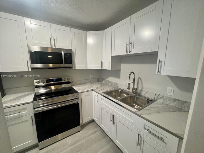 Photo - 1077 SE 22nd Ave Unit N8