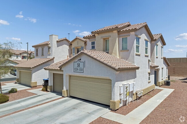 Building Photo - The Logan at Southern Highlands