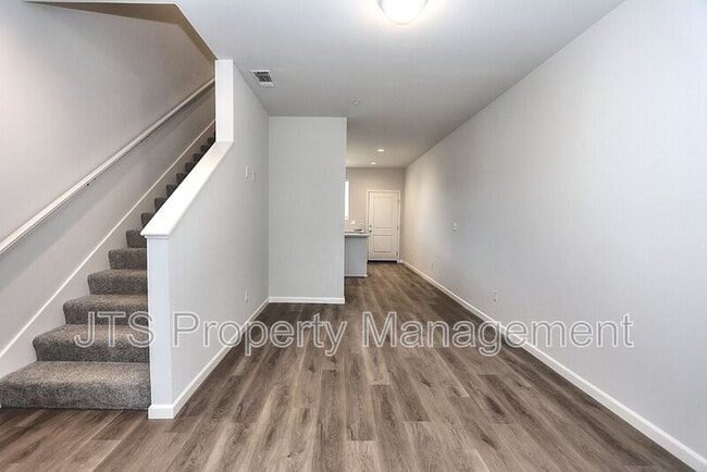 Photo - 47 Brookbay Way
