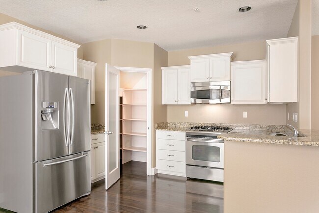 Photo - 3 Bedroom 2.5 Bathroom Townhome in the Hea...