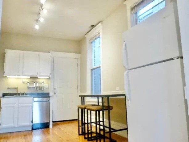 Photo - 1535 N Bosworth Ave Unit 3F