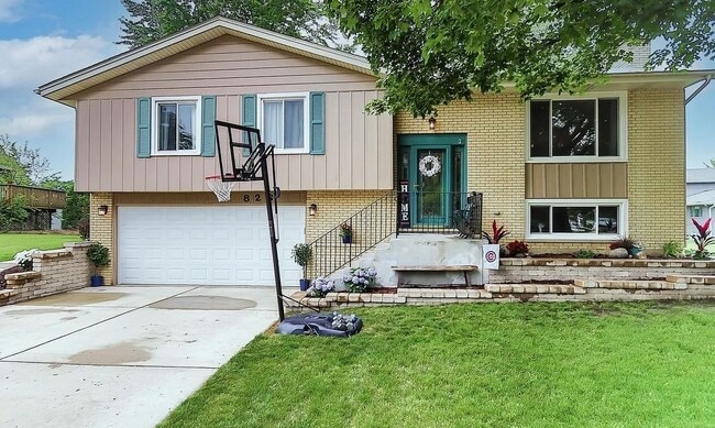 Building Photo - 826 S Salem Dr