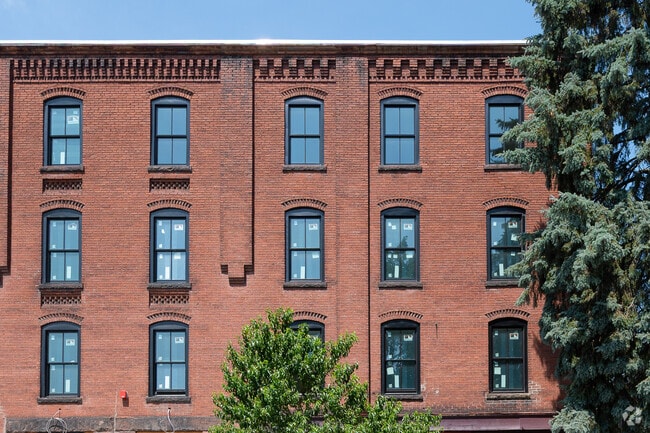 Building Photo - 30 Woodland St Unit BEAUTIFUL BRAND NEW Rental