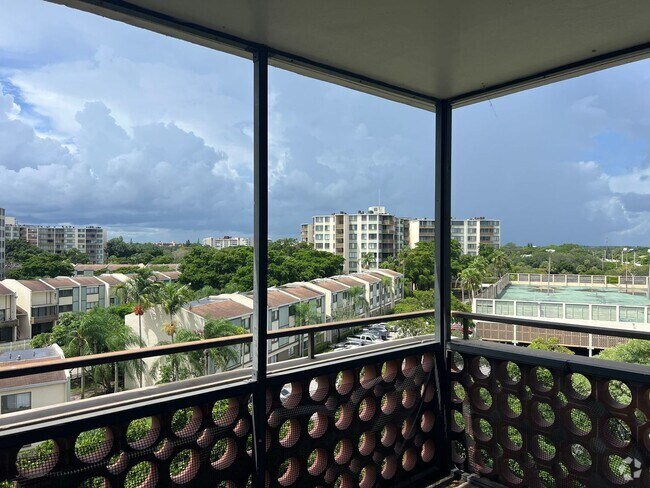 Building Photo - 4715 Unit Inverrary Condos LLC