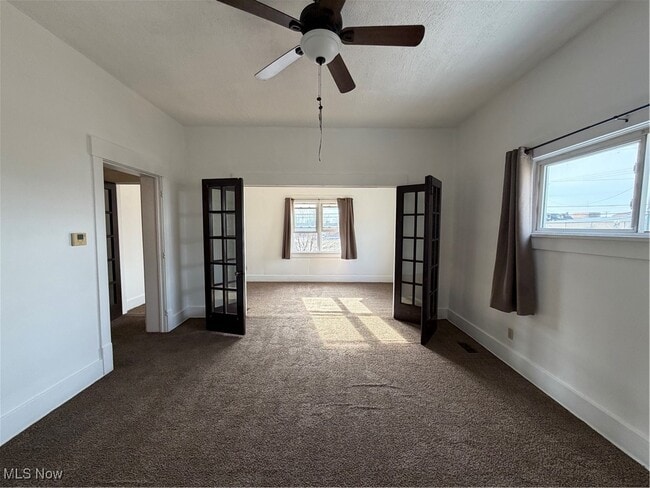 Photo - 317 12th St NE