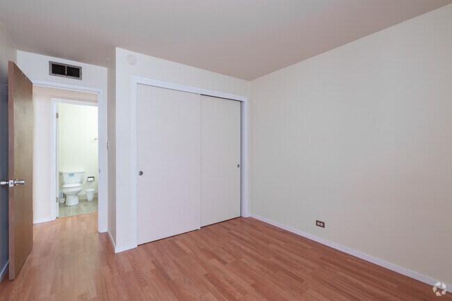 2BR, 1BA - 800SF - Secondary Bedroom - North Berkeley, Spacious 2 BR 1 BA