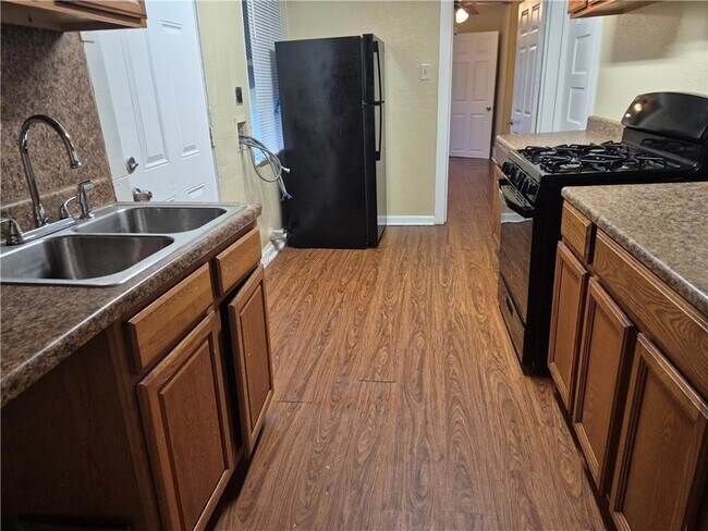 Photo - 1526 Spain St Unidad B