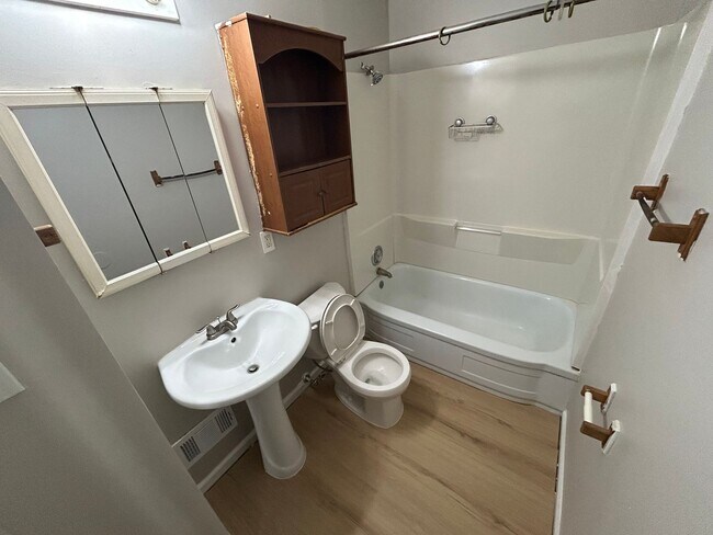 Photo - Comfort & Convenience on Cloverdale