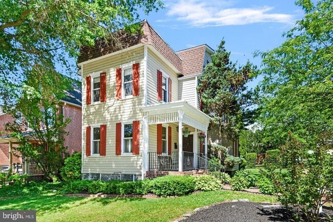 Photo - 1419 Hamilton St