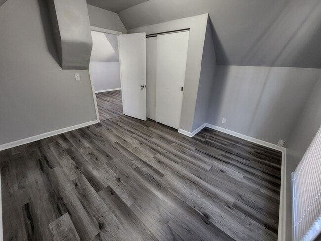Building Photo - 204 N Military Rd Unit 204 1/2 N Military Rd