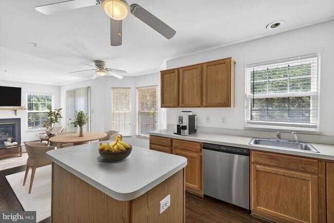 Photo - 2103 Sayan Ct