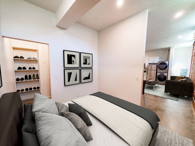 Photo - Dahlman Flats - Little Italy One Bedroom Unidad B407