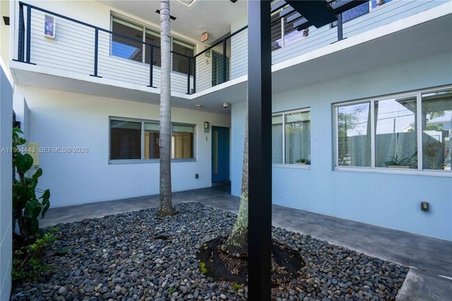 Photo - 2400 NE 26th St Unit 5