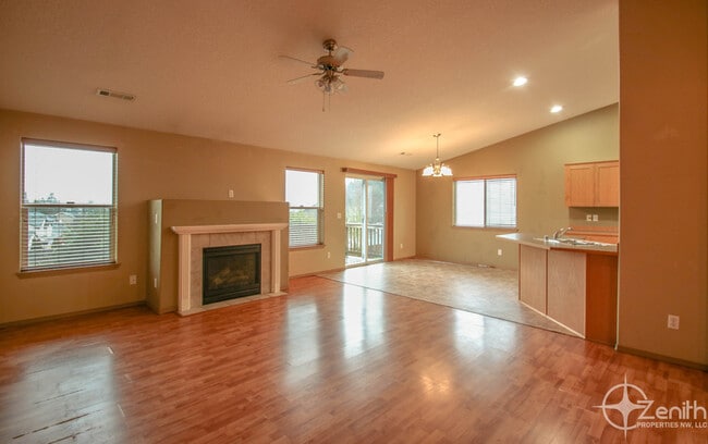 Photo - 2712 NE 164th Pl