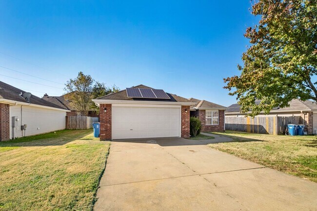 Photo - Eco-Friendly Solar Home in Bentonville!