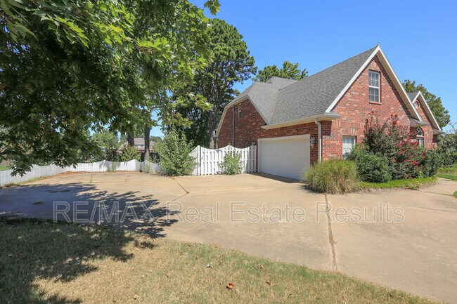 5300 S 44th Pl