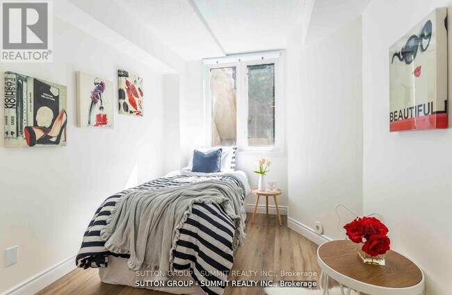 Photo - 12 Douro St