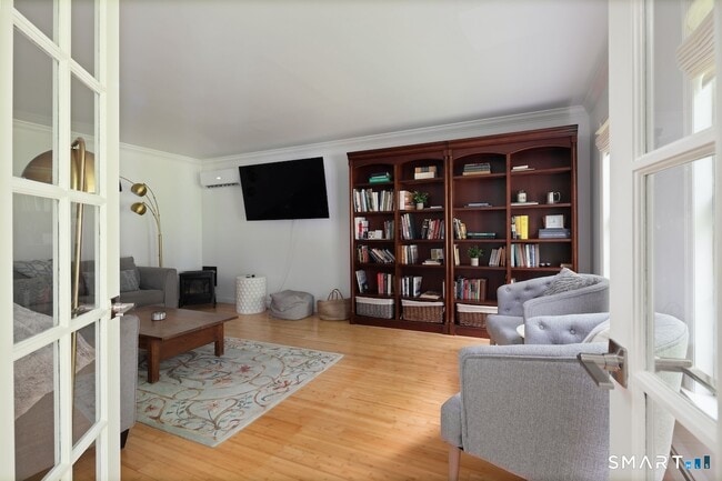 32 Burton Rd
