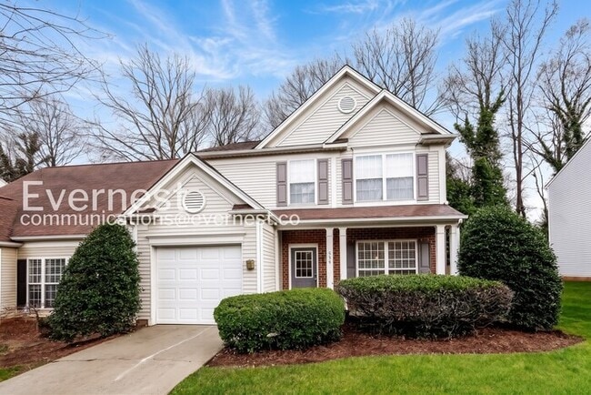 Building Photo - Limited Time Special Offer / 3 Bed, 2.5 Bath Townhome with Garage / Pet-Friendly / Vouchers Accep...