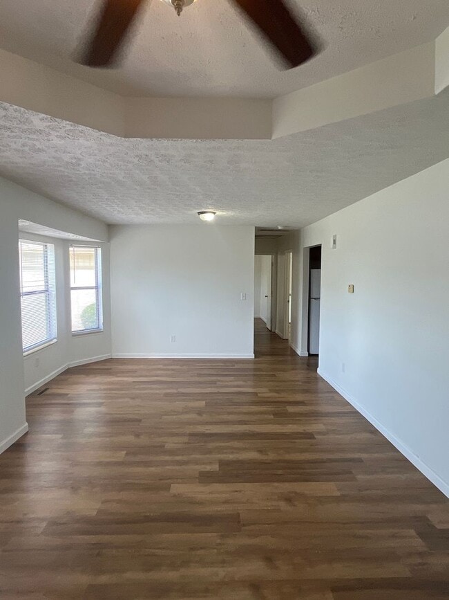 607/609 W. Edgewood