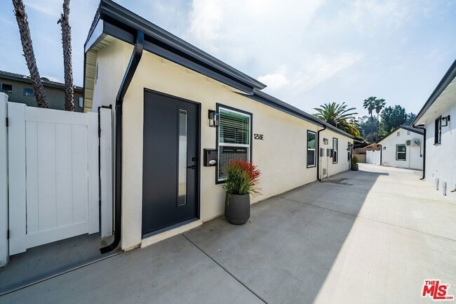 Photo - 1258 Mariposa St