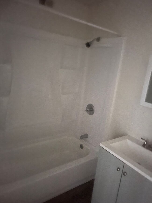 Photo - Affordable 1 Bedroom Condo in Central Las ... Unit 3