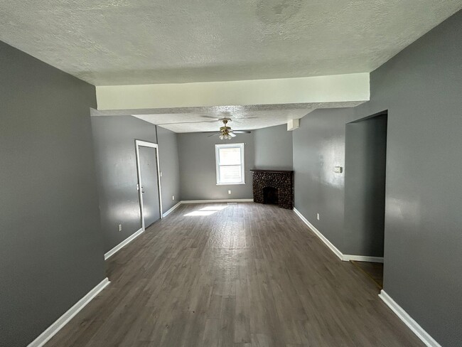 Photo - 224 7th St Unidad 224 7th St Down