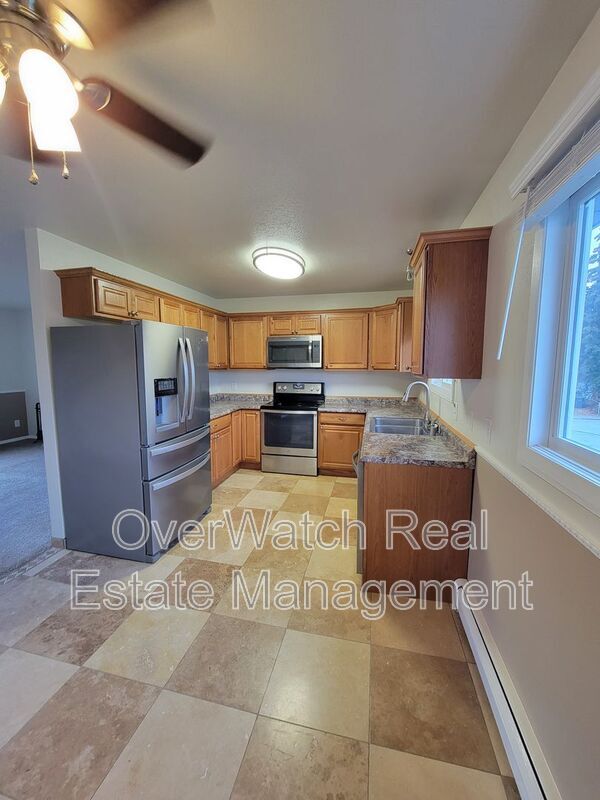 Photo - 825 N Park St Unit 1