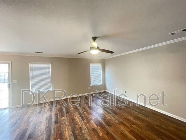 Photo - 2355 Mayfair Dr