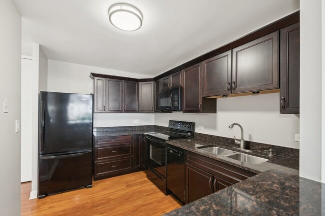 Photo - 1636 N Wells St Unit 1108