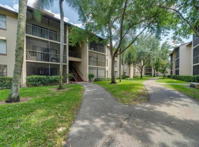 Building Photo - 207 Foxtail Dr Unit E3