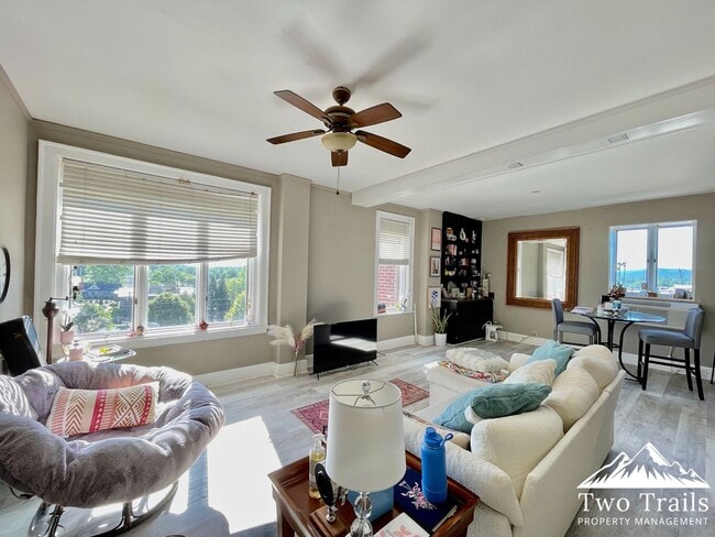 Photo - BEAUTIFUL DOWNTOWN CONDO WITH MOUNTAIN VIEWS