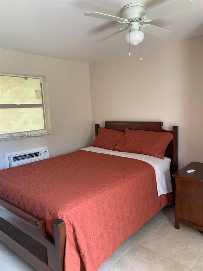 Photo - 19121 NE Miami Ct Unit 2