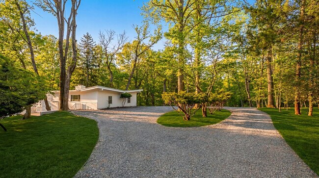 Photo - 10903 Beach Mill Rd