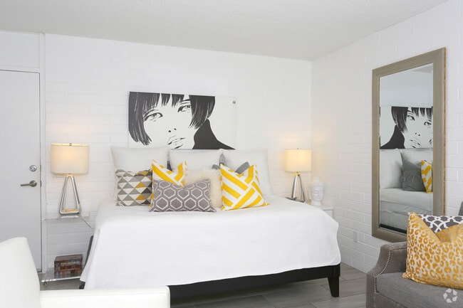 Studio - 450 SF