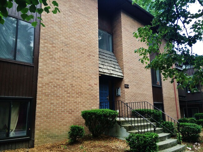 Building Photo - East Liberty - Apartments For Rent In Pitt... Unit 3