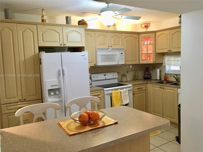 Photo - 611 S Hollybrook Dr Unidad 201