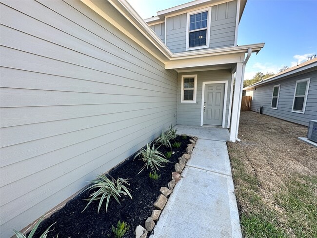 Photo - 16622 Moss Ln