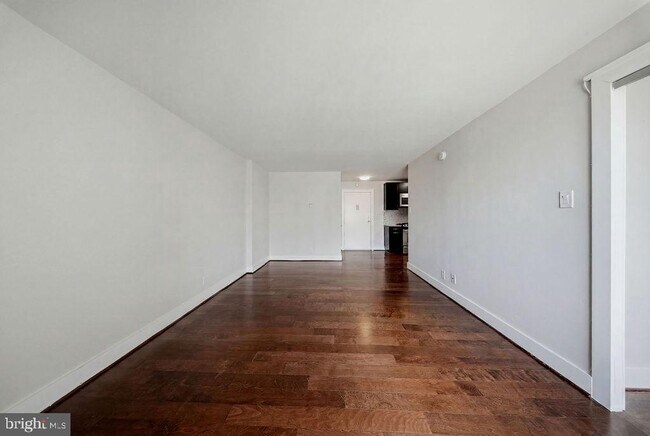 Photo - 1420 N St NW Unit 1005