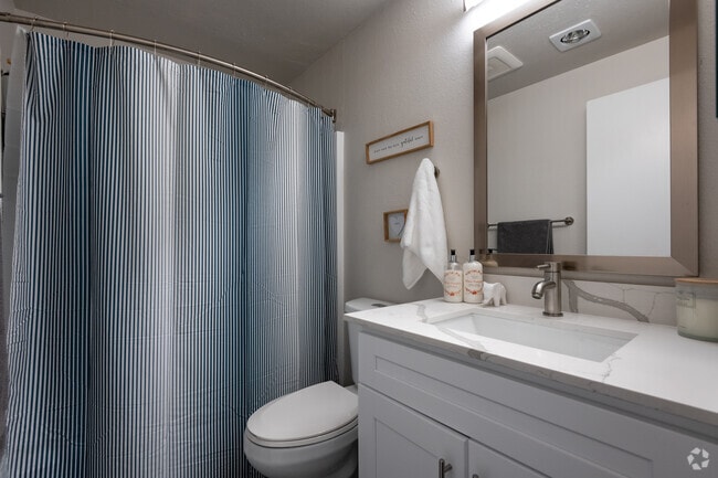 2BD, 1BA - 740-800SF