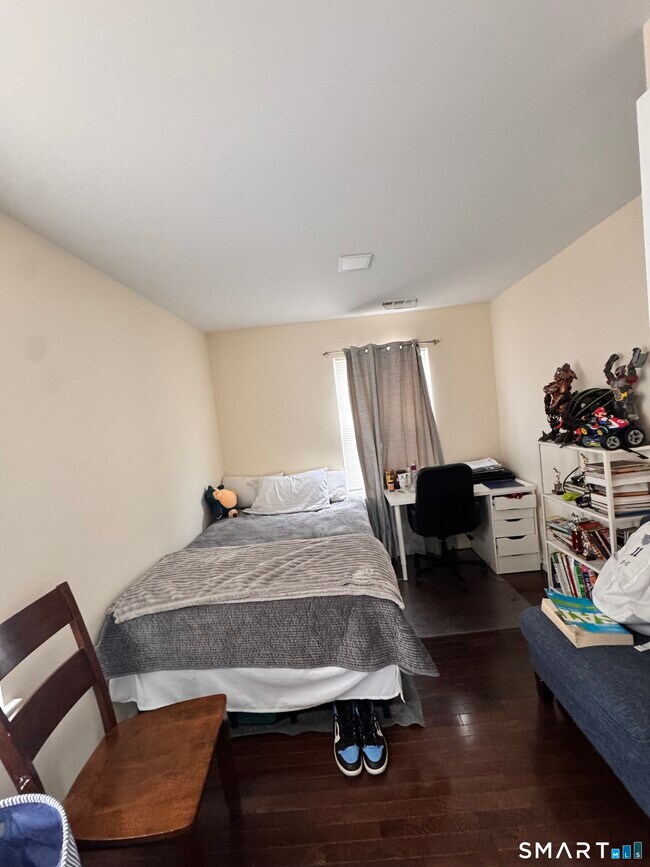 Photo - 18 Soundview Ave Unit 1